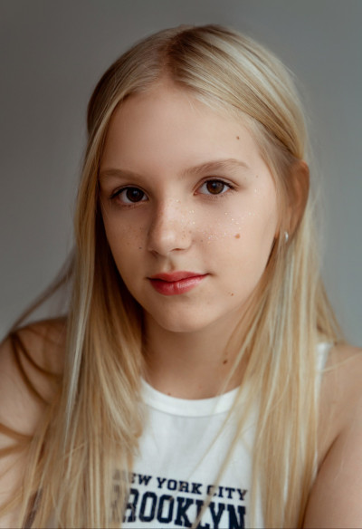 Мария Попова